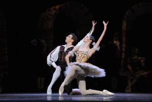 Don-Quichotte-Denys-Cherevychko-Maria-Yakovleva-c-Wiener-Staatsballett-Domo-Dimov