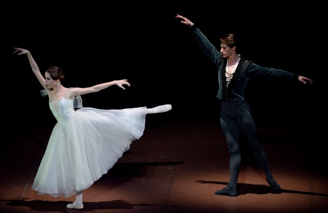 Elisa Badenes & Alexander Jones - Giselle @ Stuttgart Ballet