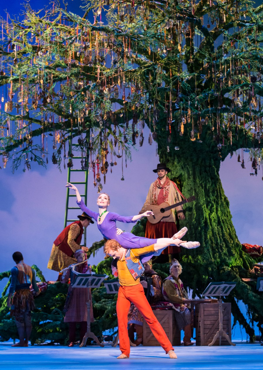 The Winter's Tale, act 2 - Credit : Johan Persson, courtesy of ROH