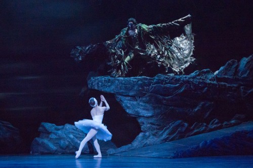 Alina Cojocaru as Odile & James Streeter as Rothbart. English National Ballet. Photo: Arnaud Stephenson