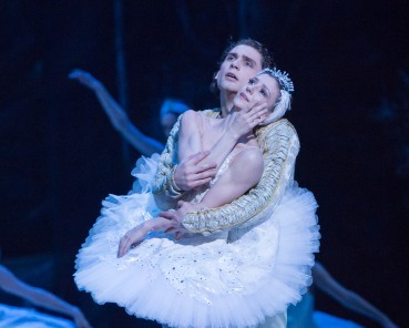 Alina Cojocaru as Odile & Ivan Vasiliev as prince Siegfried. Swan Lake. English National Ballet. Photo: Arnaud Stephenson