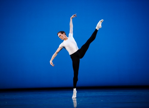 Triple Bill-Royal Ballet-ROH. Photographed by Tristram Kenton. Edward Watson in The Four Temperaments.