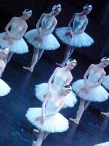 Le corps de ballet aux saluts de la soirée du 8 avril 2015.
