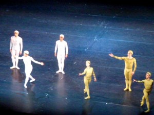 Le trio blanc : Watson, Nunez, Hristov et le trio vert : Maguire, Dyer et Naghdi