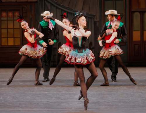 Teresa Reichlen - Western Symphony - Photo Paul Kolnik - courtesy of Les Étés de la danse