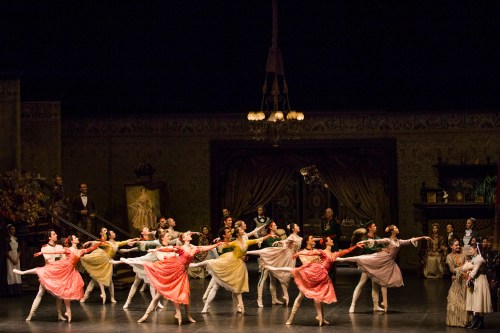 Der Nussknacker - Trois distributions sur scène - Courtesy of Hamburg Ballett - copyright Kiran West