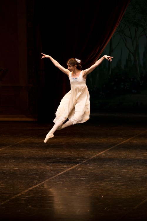 Alina Cojocaru - Der Nussknacker - Courtesy of Hamburg Ballett - (c) Kiran West