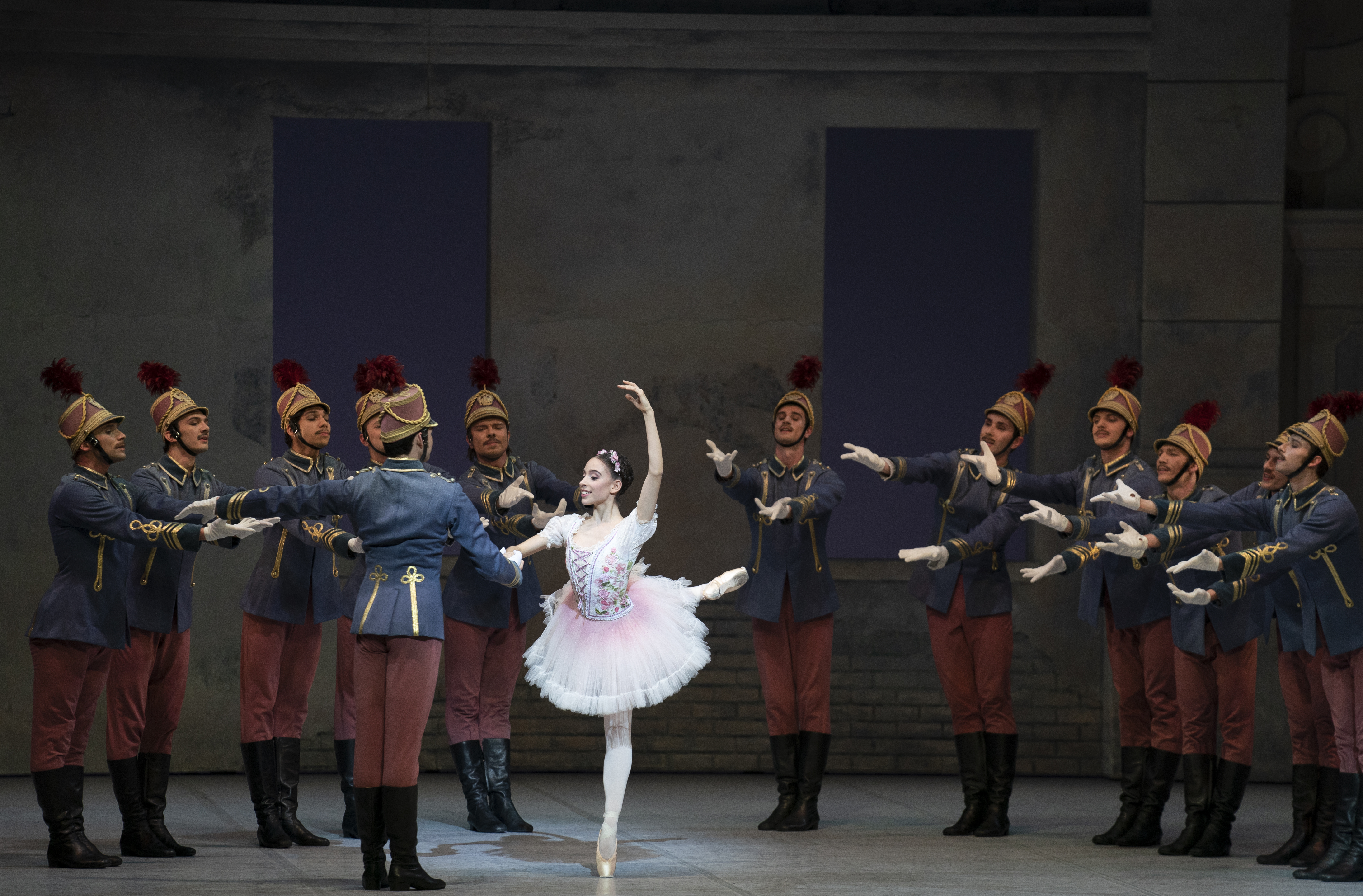 Margarita Fernandes (Swanilda en mode Aurora), (c) Emma Kauldhar, courtesy of Bayerische Staatsoper