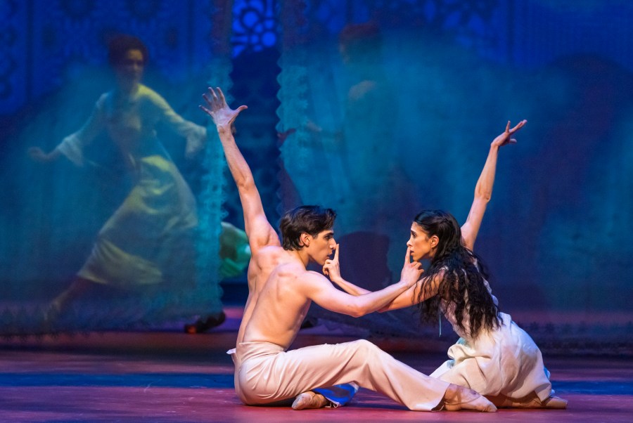 Cesar Corrales et Yasmine Naghdi ©Tristram Kenton courtesy of ROH