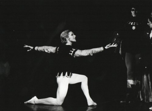 Denard Lac agenouillé Rothbart