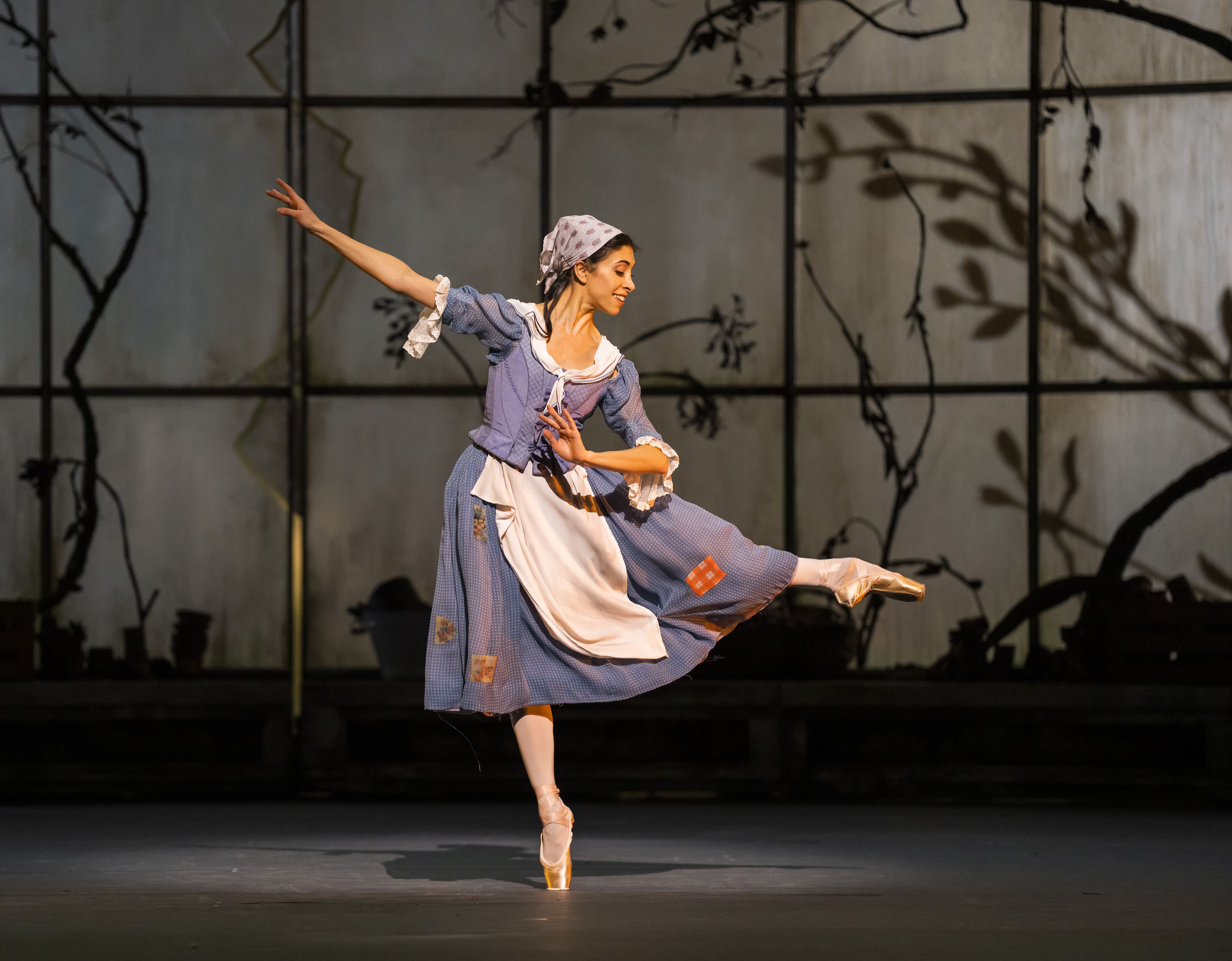 Yasmine Naghdi, Photo Tristram Kenton, courtesy of ROH